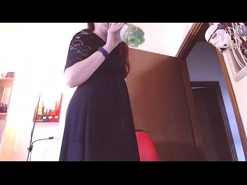 ❤️ Pokorna sužnja, ki obožuje umazane in sočne spodnjice, je po ogledu tega videa prisiljena masturbirati! ❤️ Fucking video pri nas ❌️